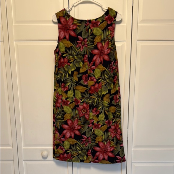 Kathie Lee Collection Black and Red floral sleeveless Sheath Dress - Picture 4 of 4